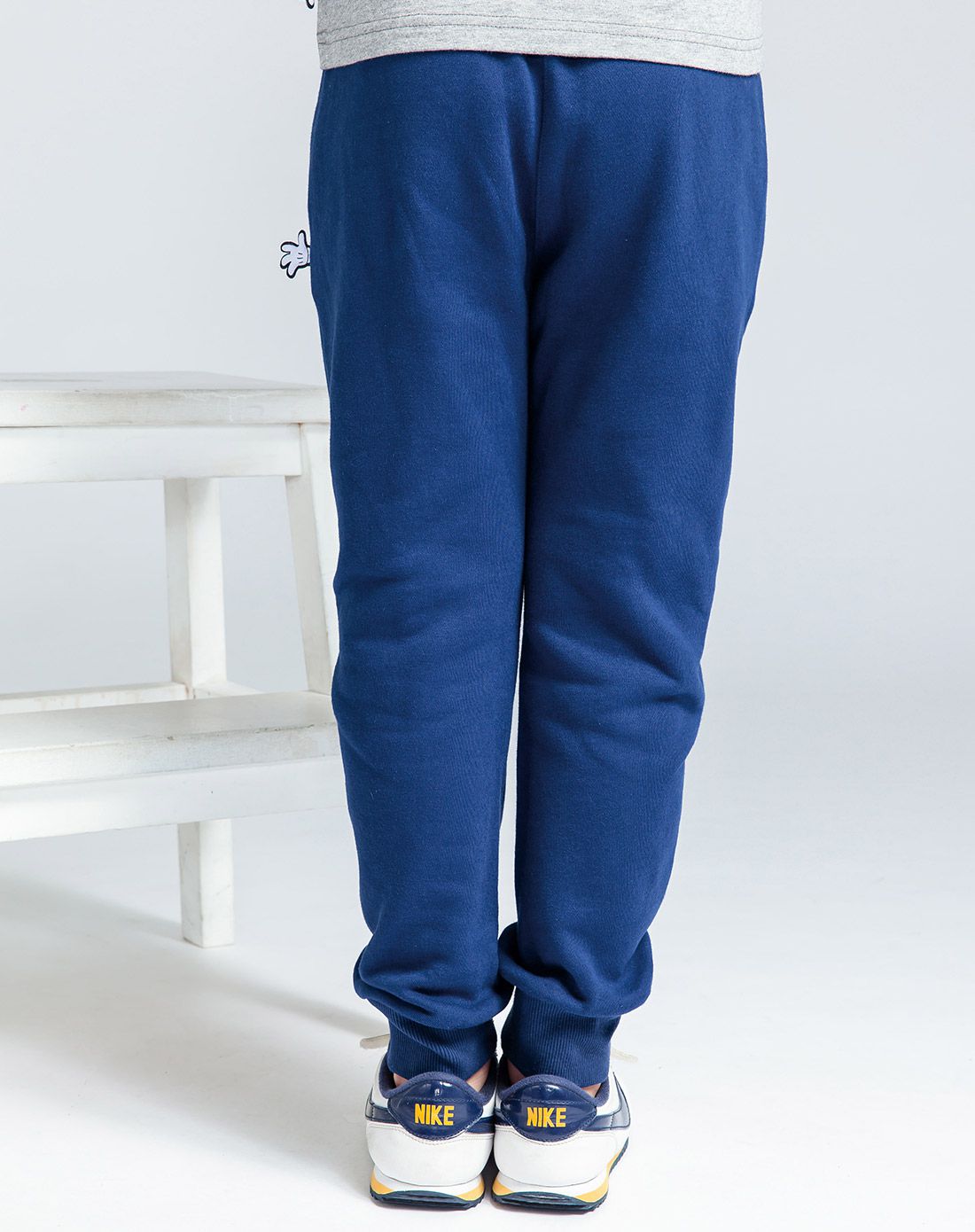 男童藏蓝色长裤