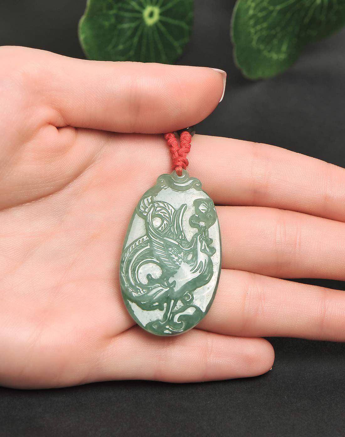 玛丽.温莎 冰糯油青翡翠凤牌(附证书)