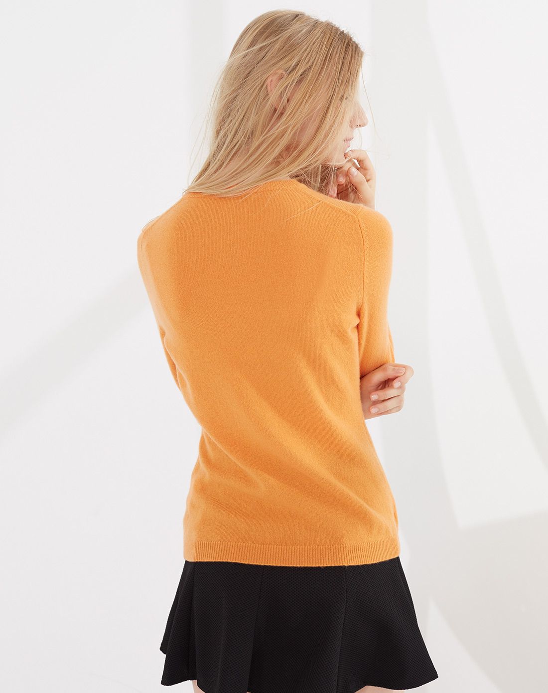 纯山羊绒百搭打底圆领女套衫蜜橙色