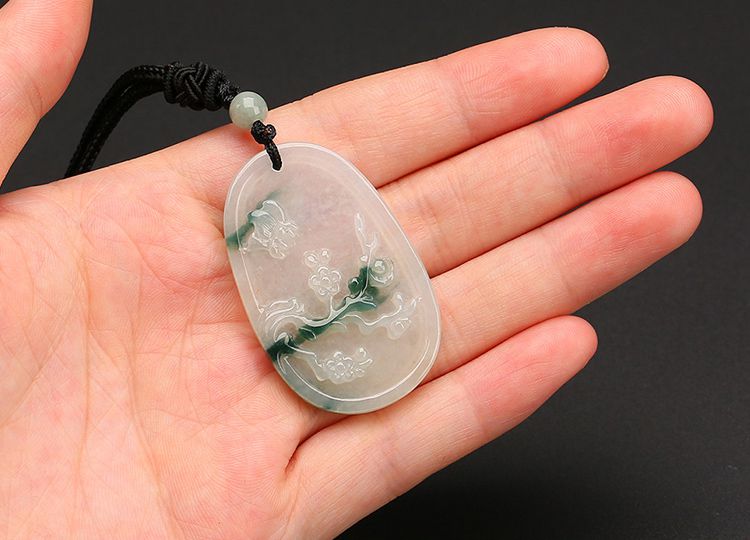 凤禧phoenisess玉器专场凤禧 冰种飘花天然翡翠梅花牌吊坠e409wdf