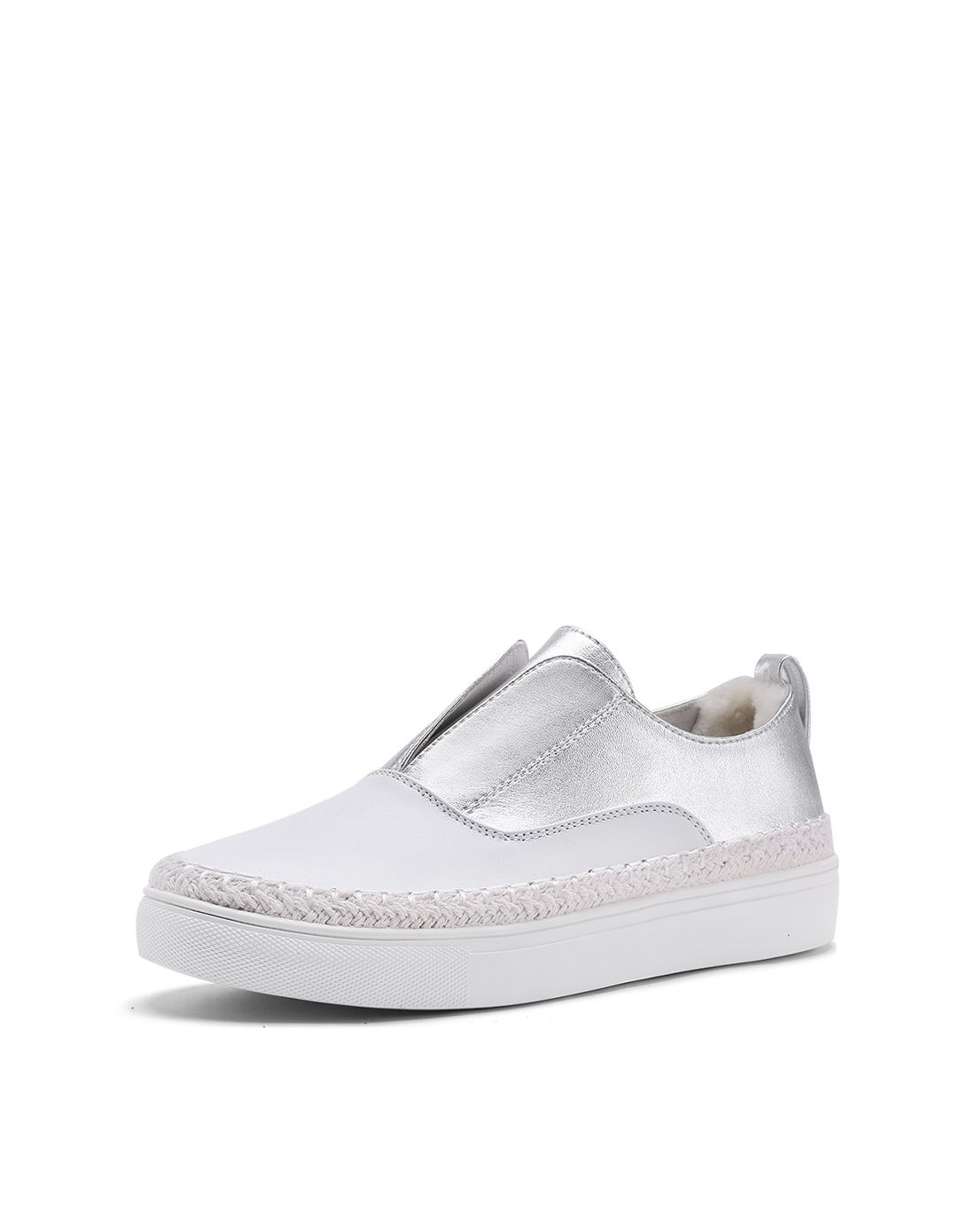 简约 时尚百搭女款白色休闲鞋