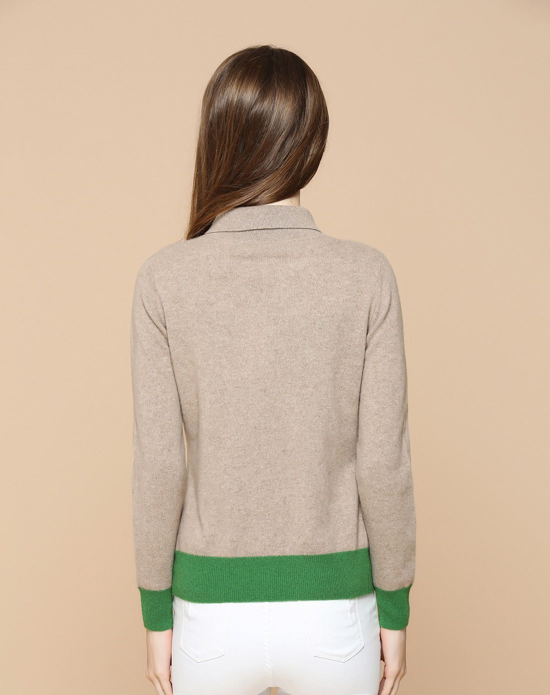 女灰驼色羊绒翻领套衫