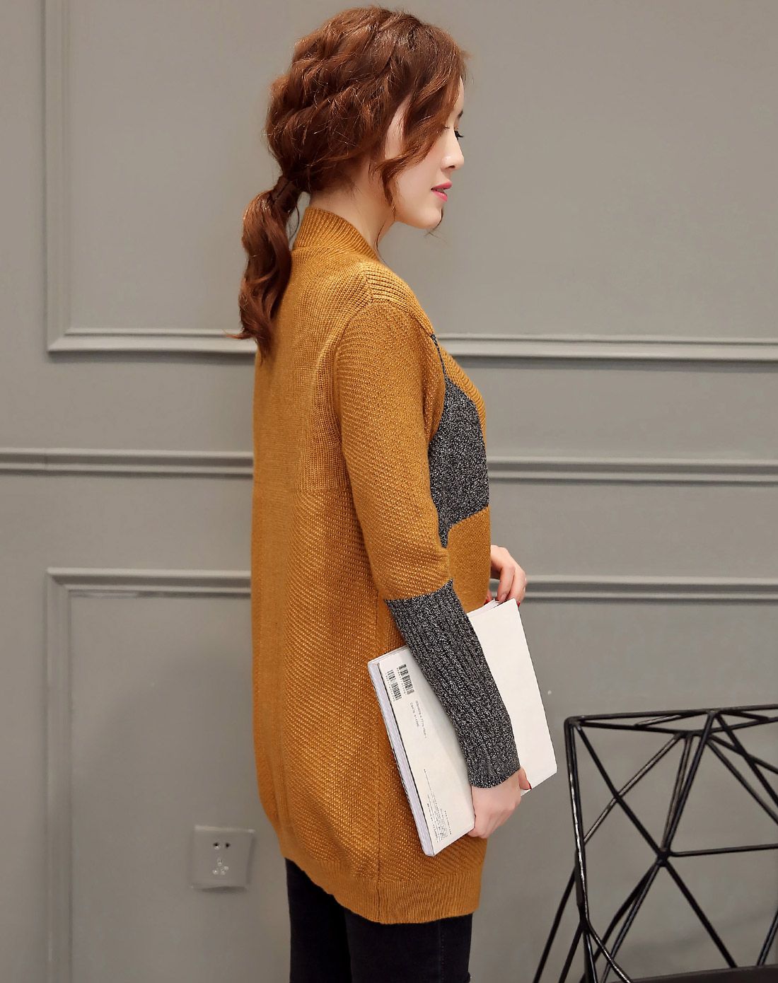 黄加灰中长款撞色针织开衫