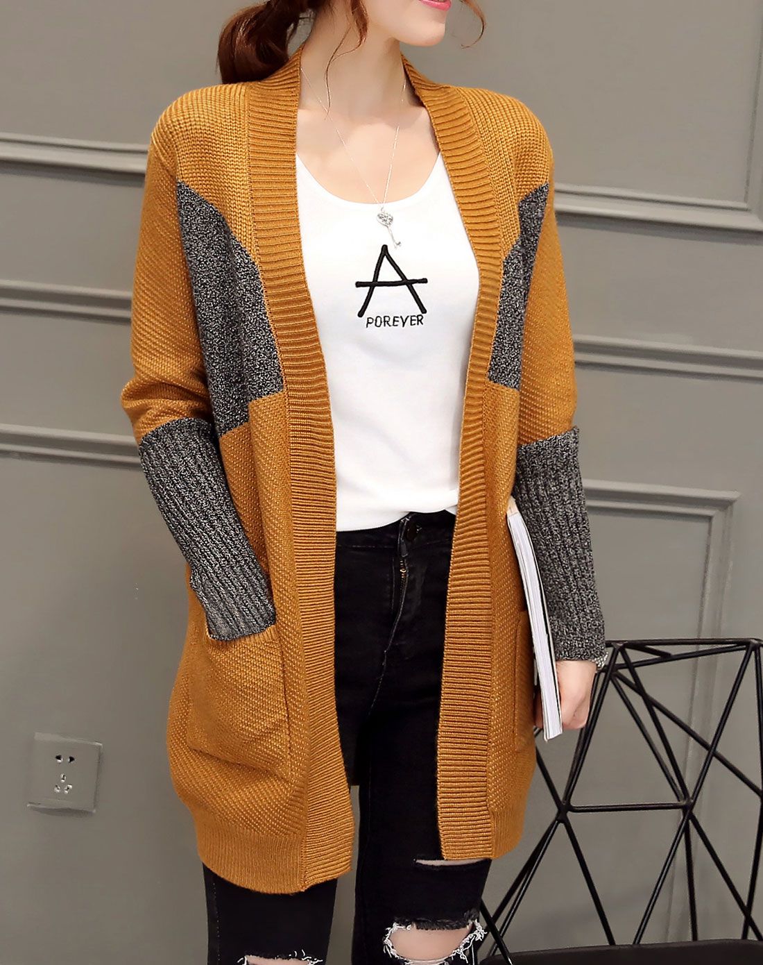 黄加灰中长款撞色针织开衫