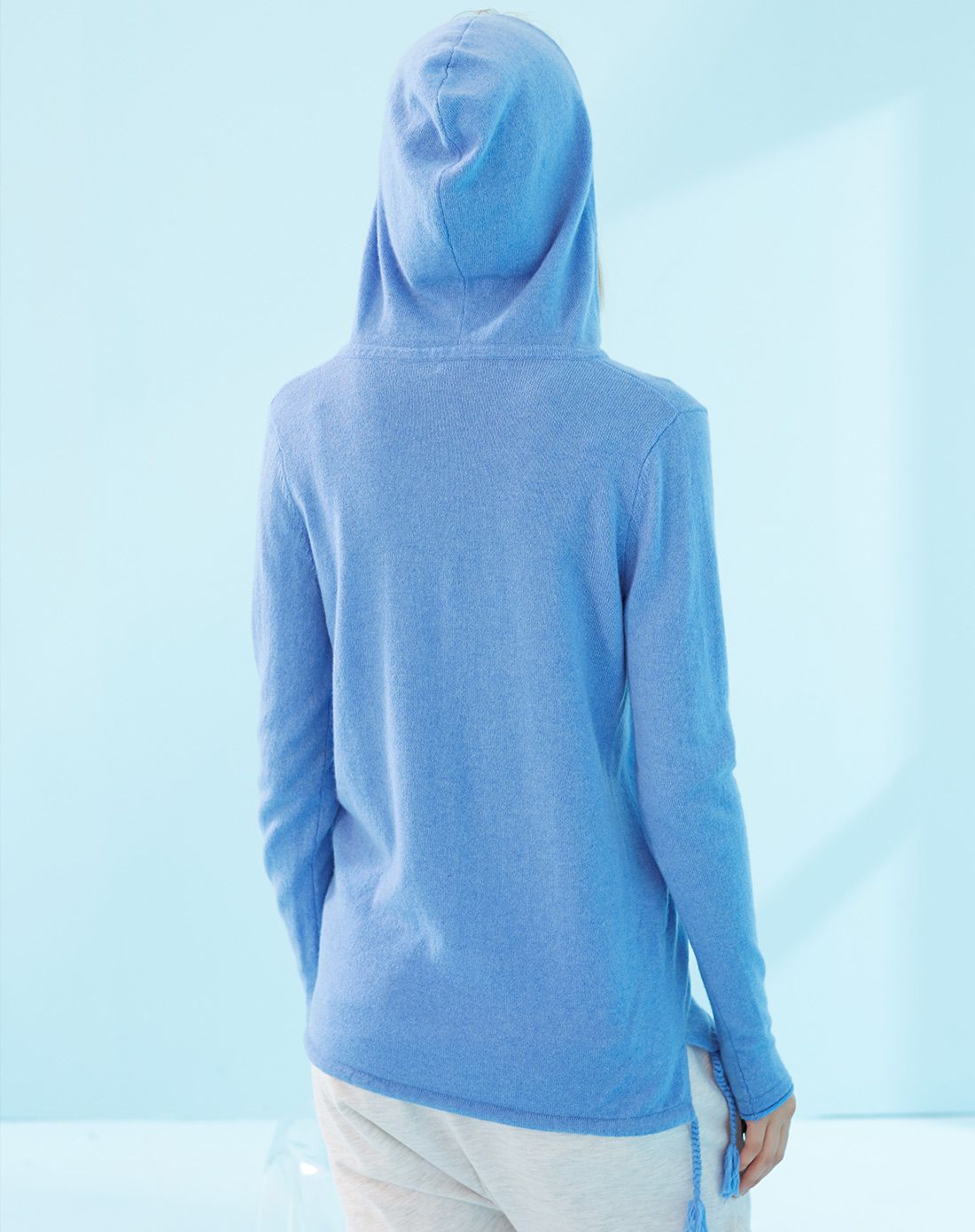 海蓝色纯山羊绒v领休闲女帽衫