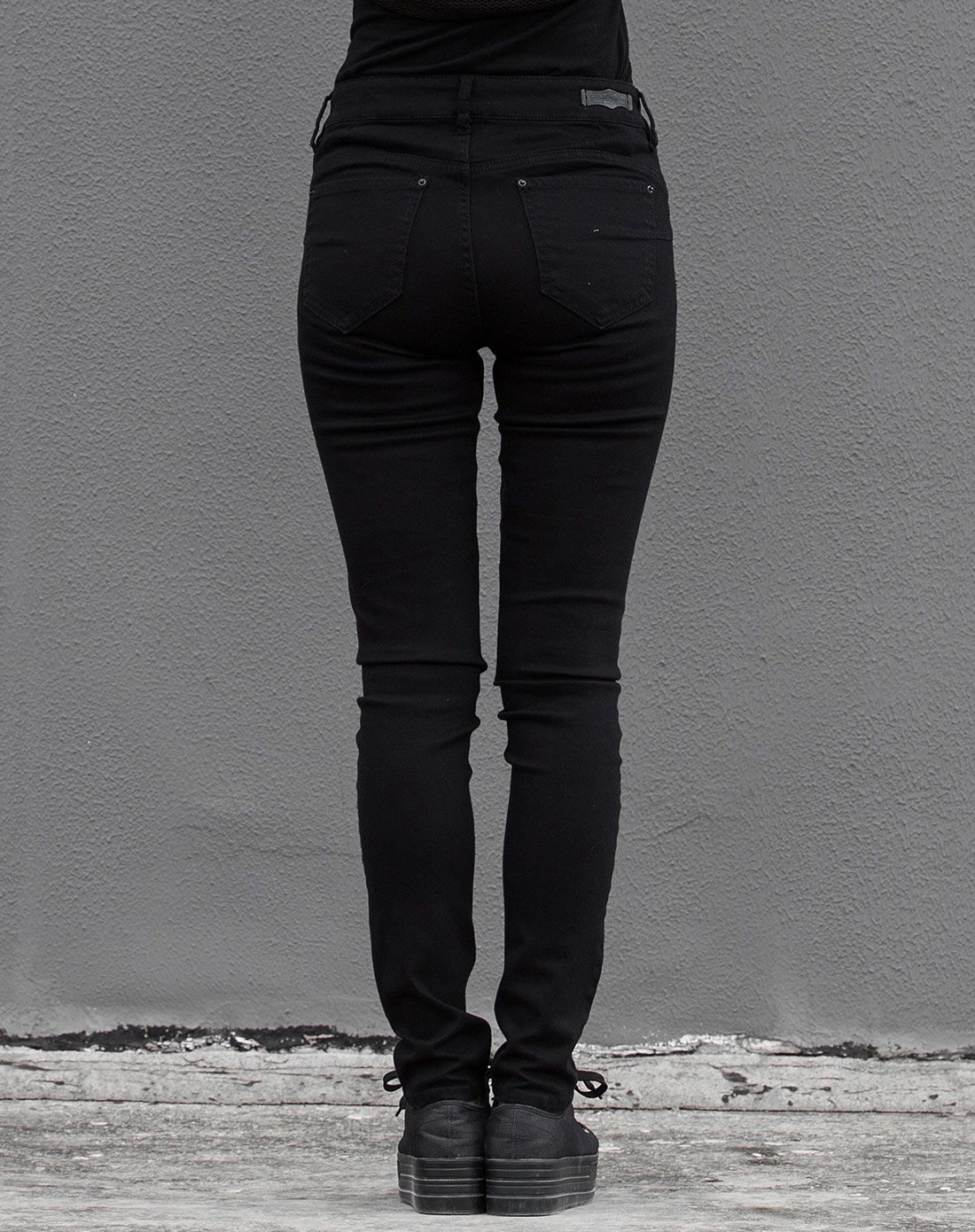 弹力质感牛仔裤