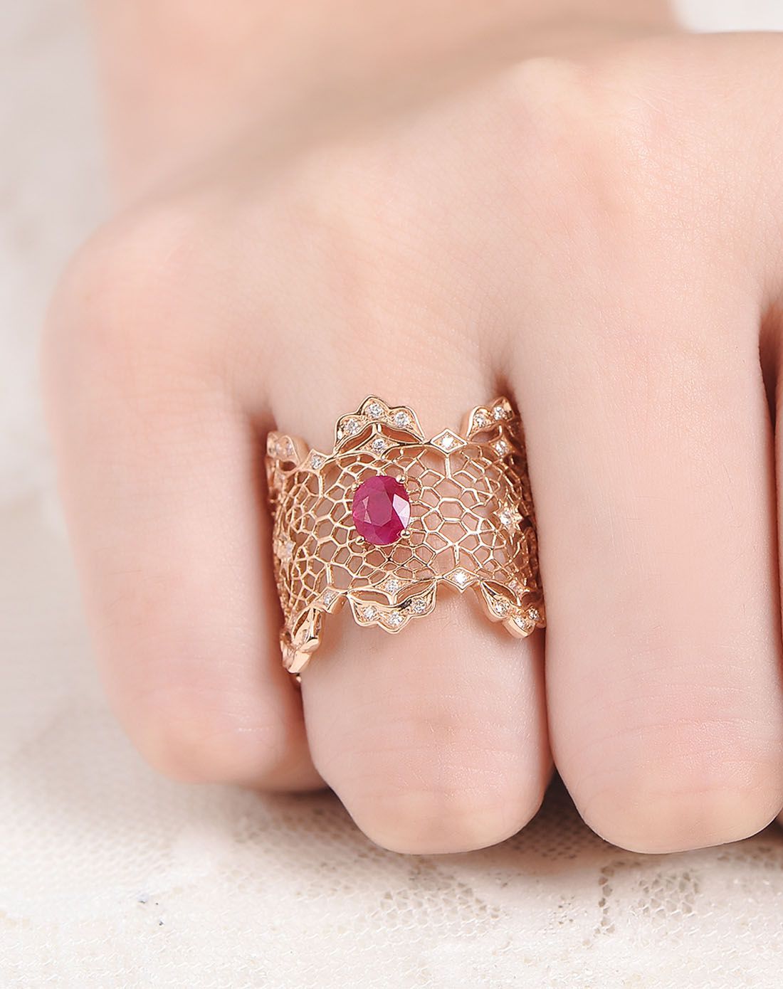 鑫万福 情迷古罗马18k金红宝石戒指