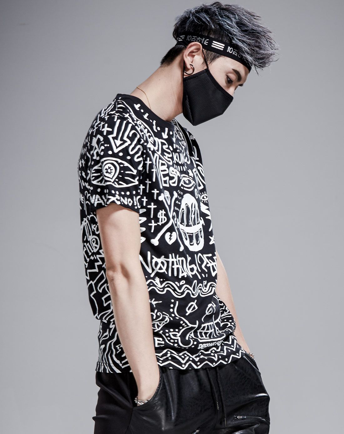 韩国潮牌 男款短袖t恤 涂鸦艺术黑色