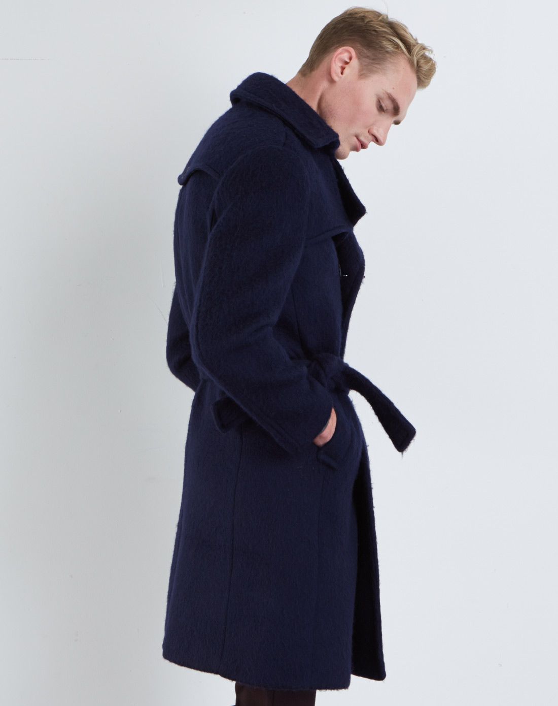 深藏蓝时尚纯色长款双排扣大衣