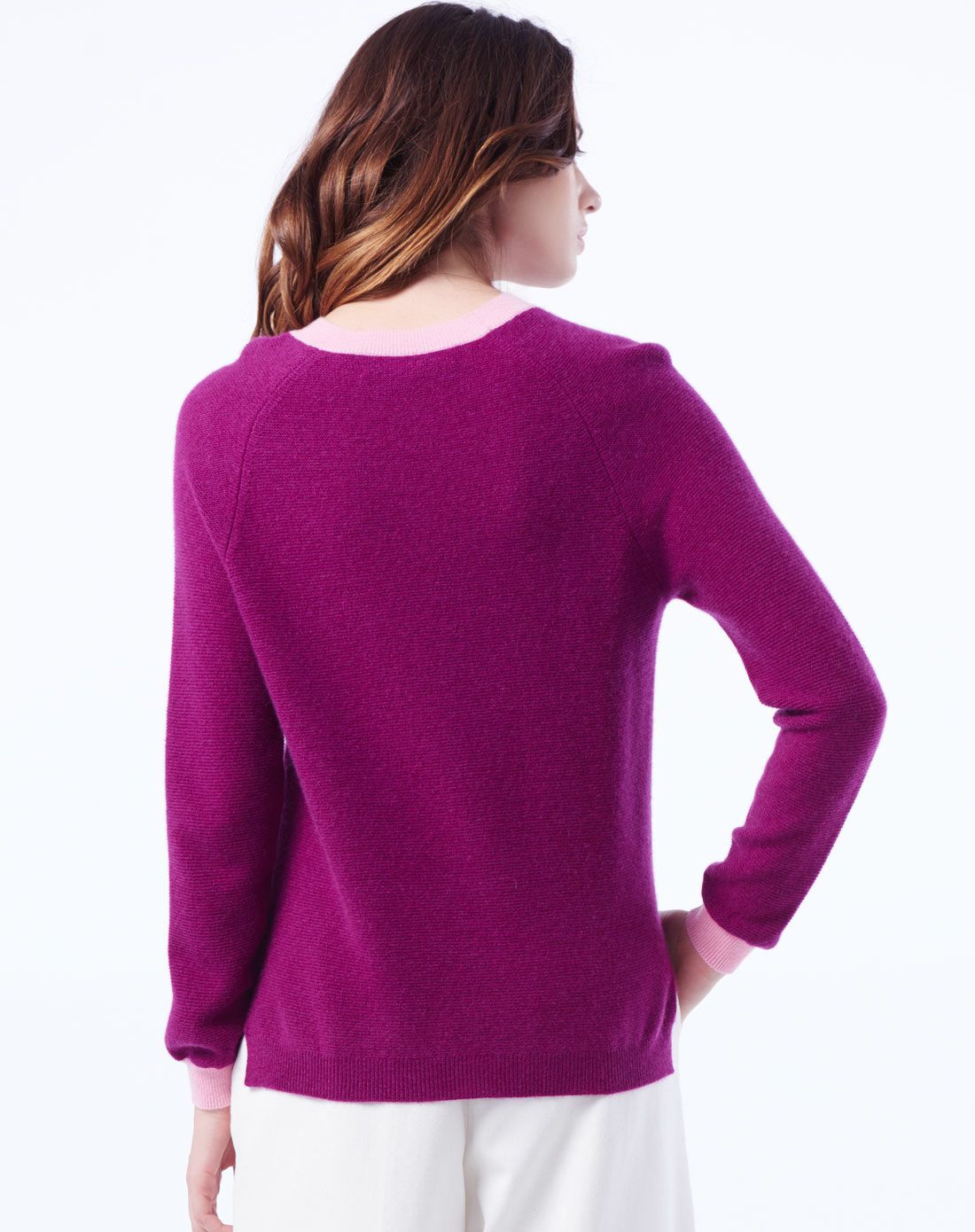 女式干玫色羊绒撞色领边套衫