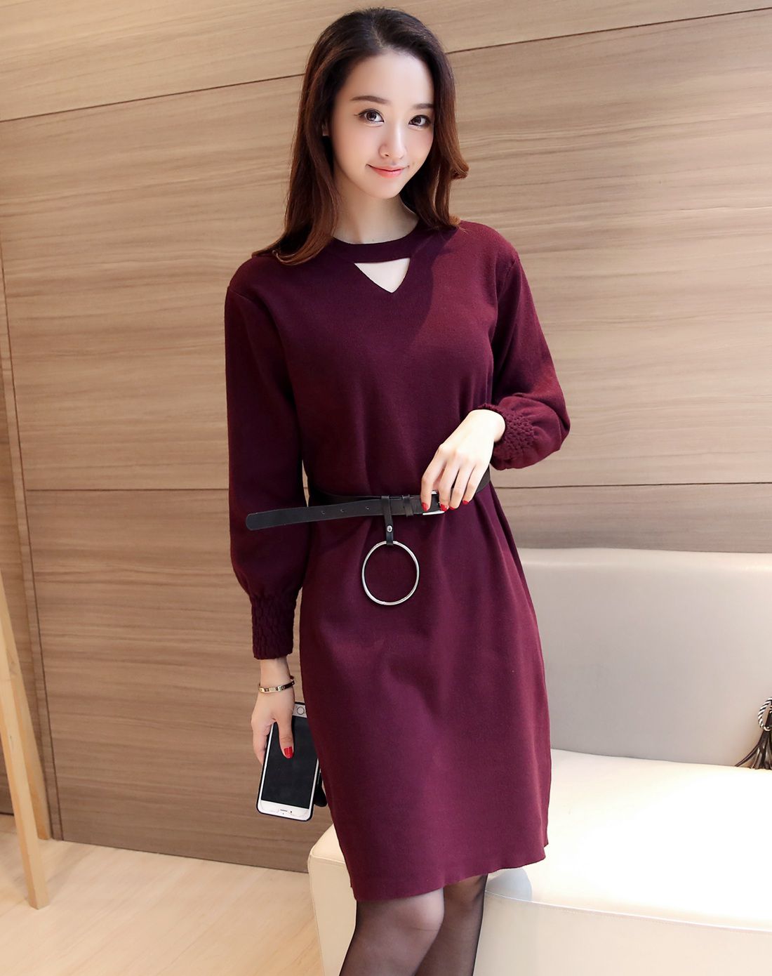 女黑色中长款简约圆领镂空领子针织裙