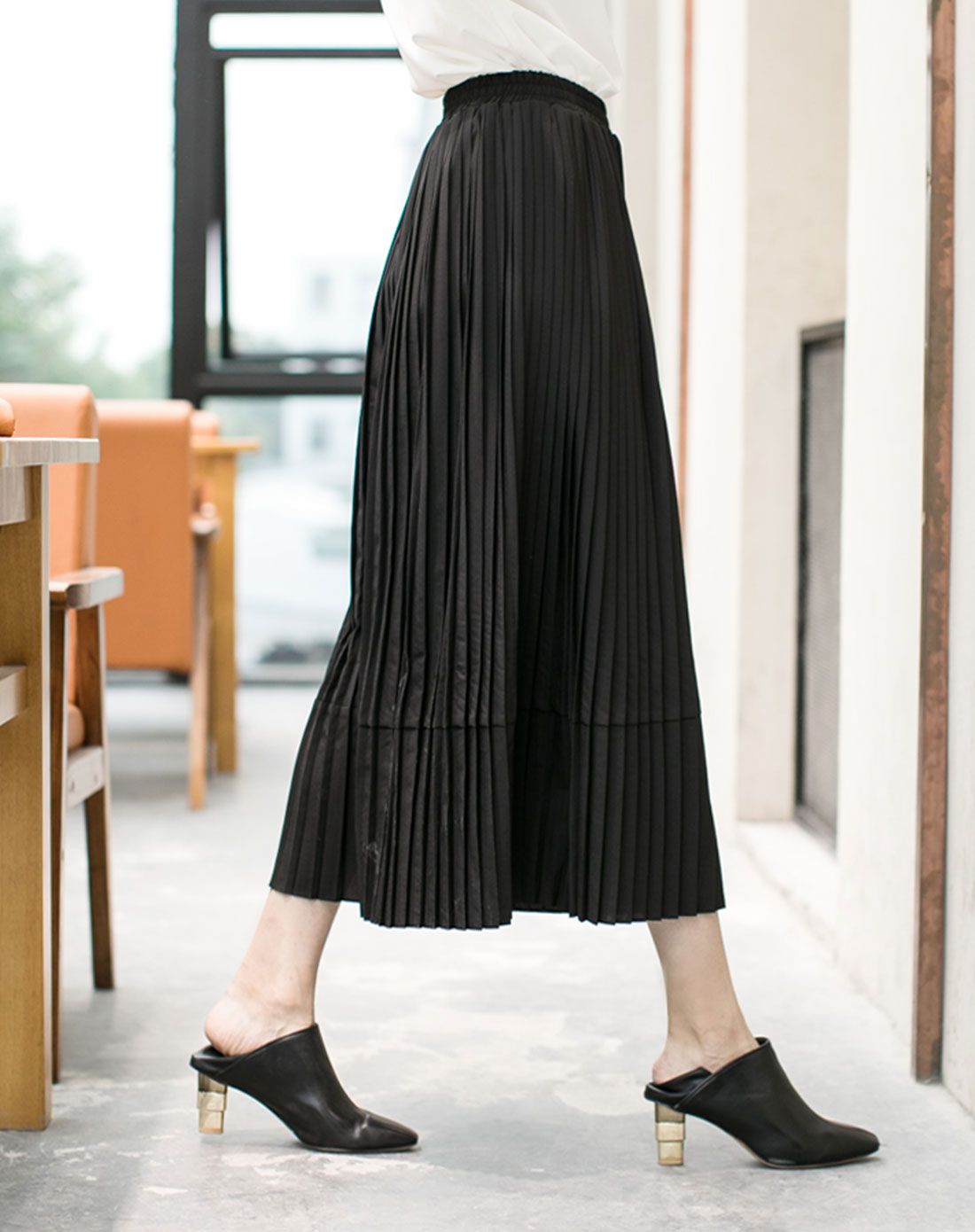 黑色 女款时尚百褶大筒裤