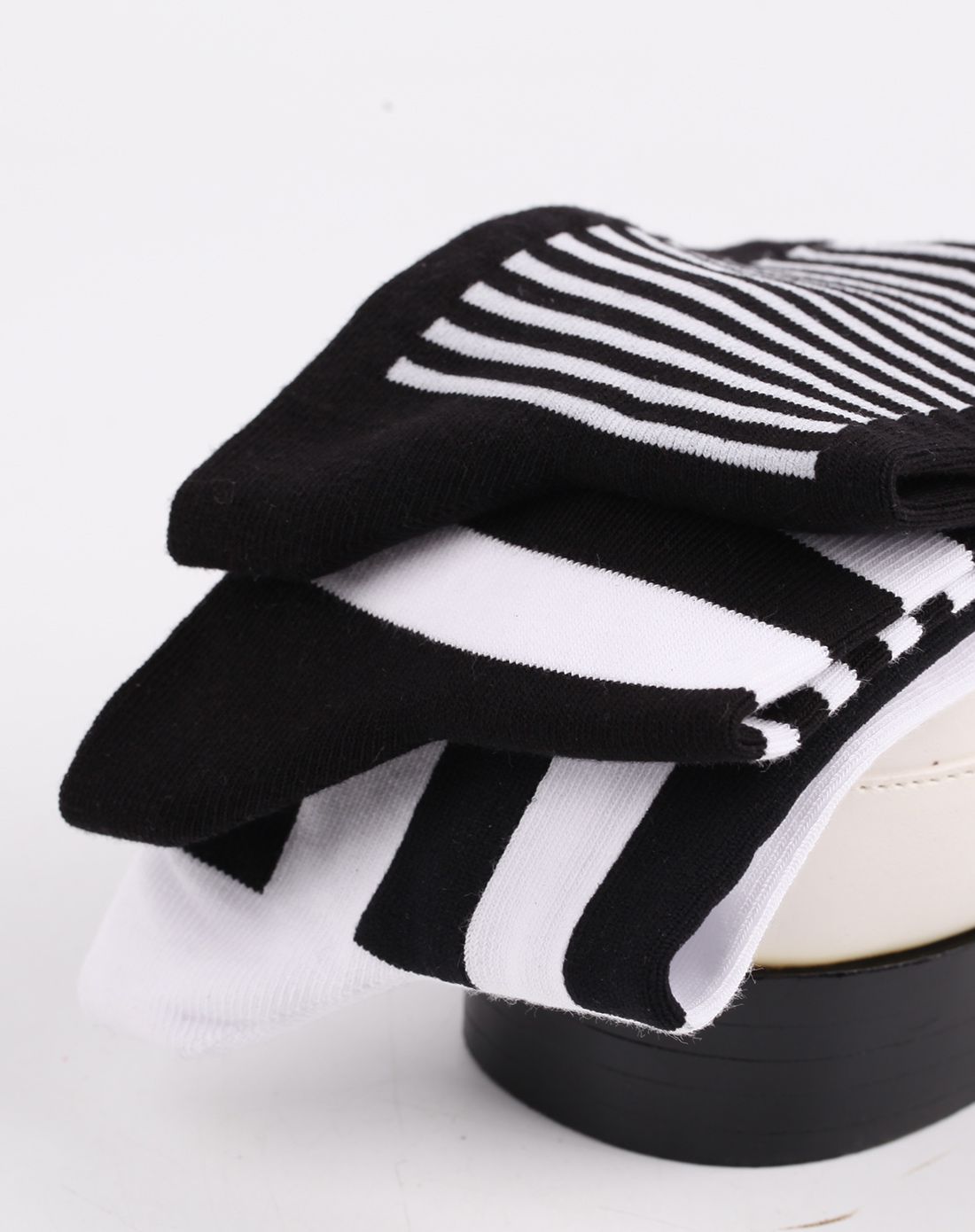 5双装男士混色黑白莱卡时尚商务袜子