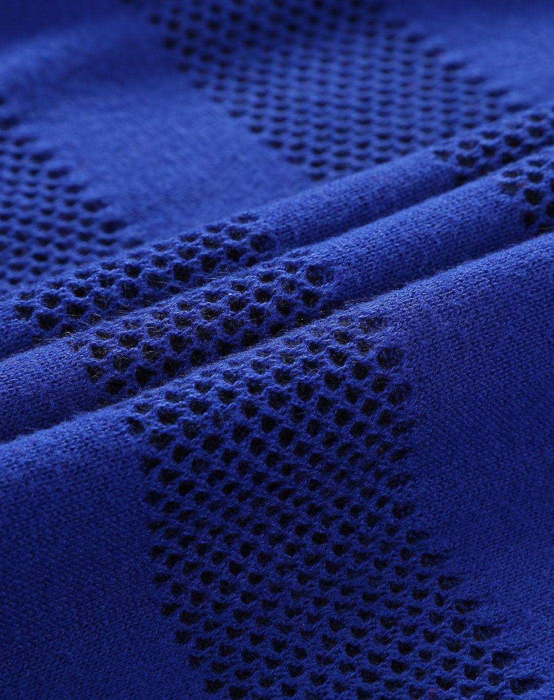 男装蓝色时尚网格休闲针织衫(偏小一码)