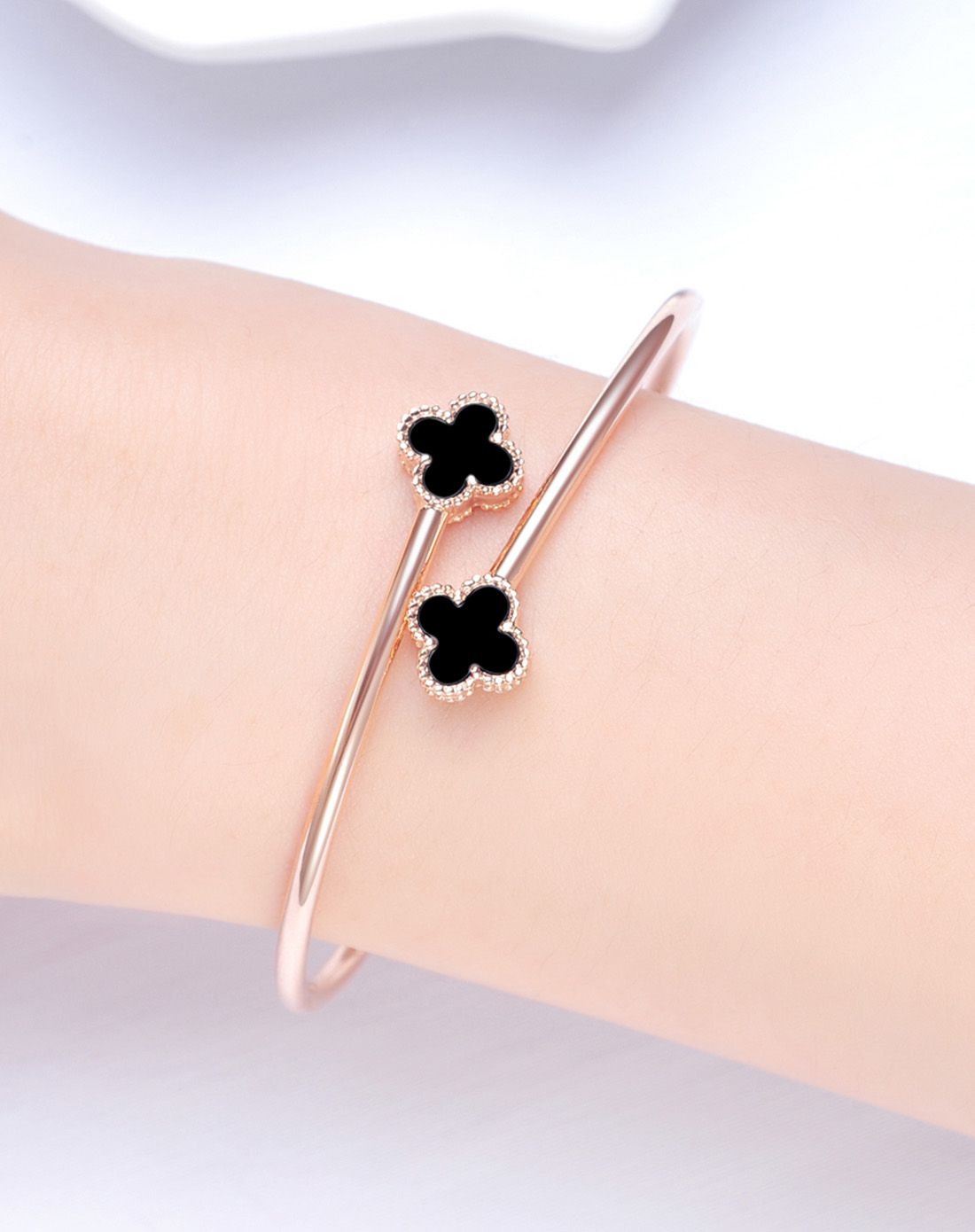 喜钻 新品18k金玛瑙手镯