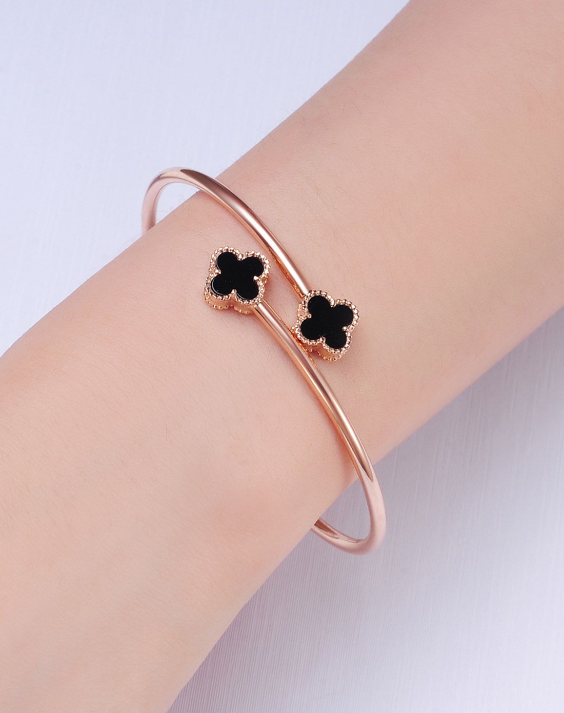 喜钻 新品18k金玛瑙手镯