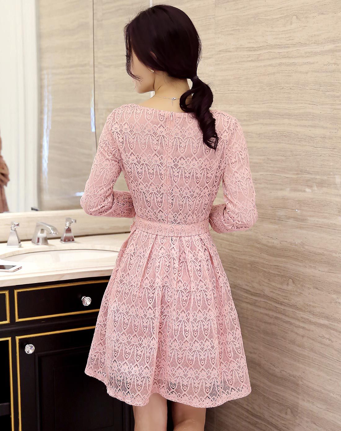 收腰显瘦a摆中长款蕾丝连衣裙