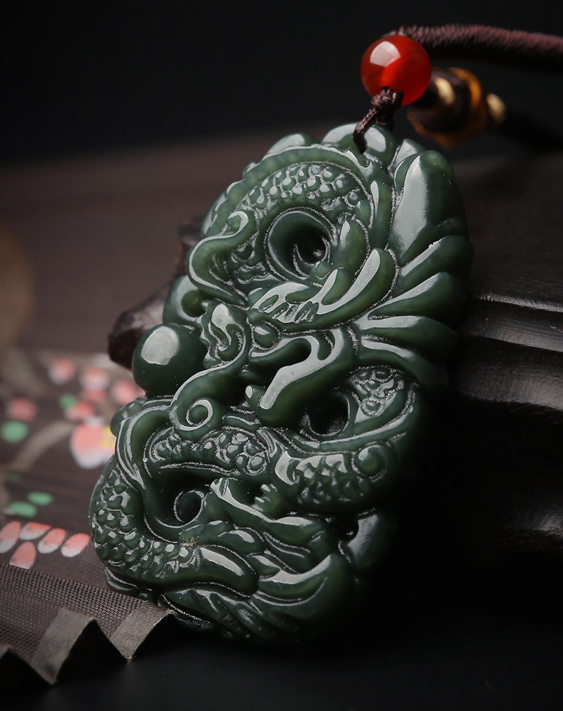 王廷珠宝 和田玉青玉龙牌吊坠附证书