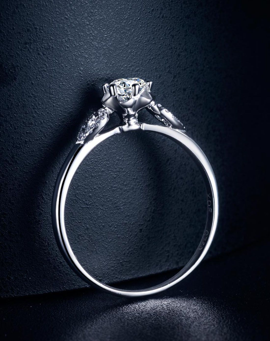 喜钻 新品18k金35分fg色钻石女戒