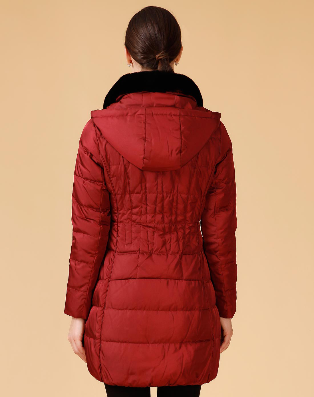 枣红色简约大气修身羽绒服