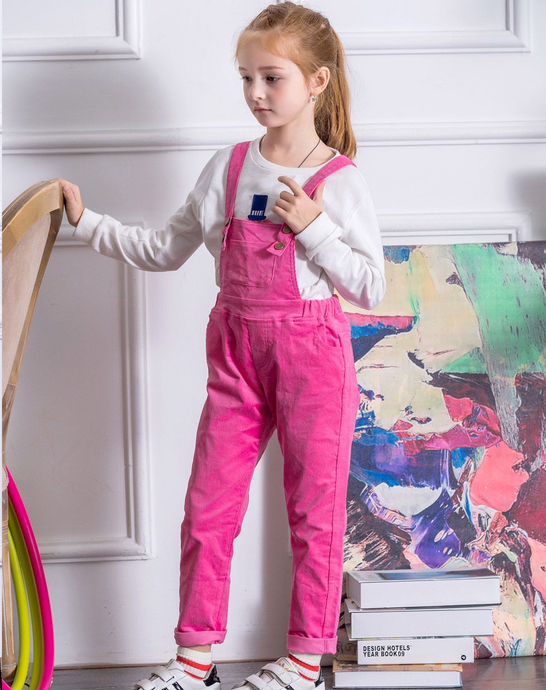 女童粉色背带裤