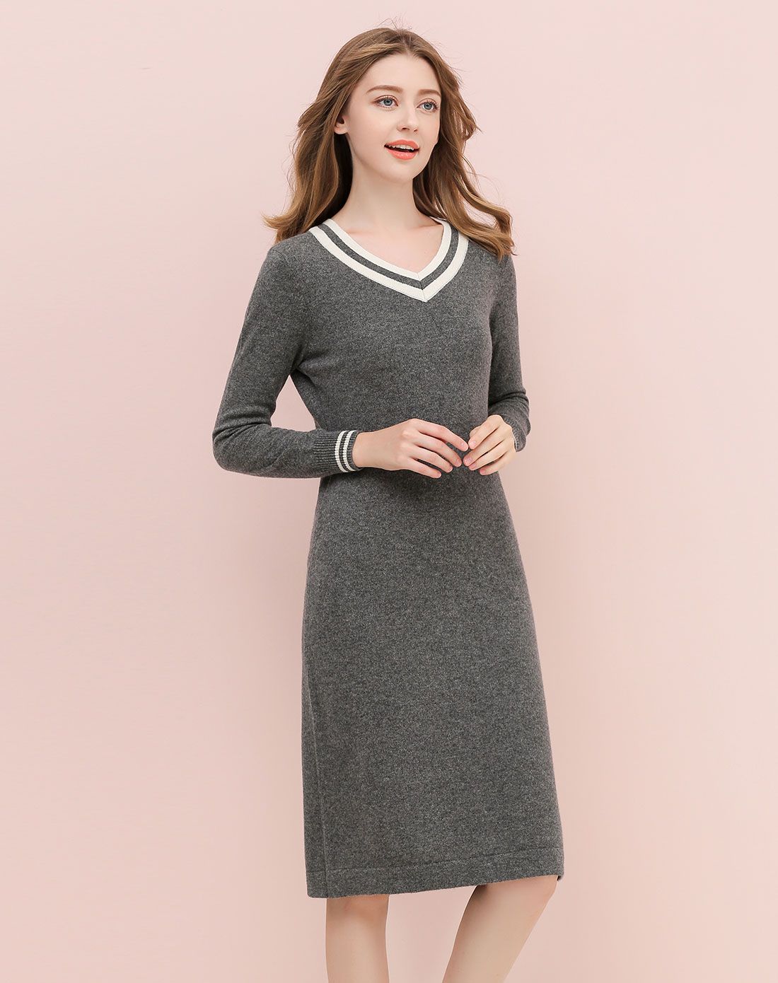 v领纯色简约修身羊绒连衣裙