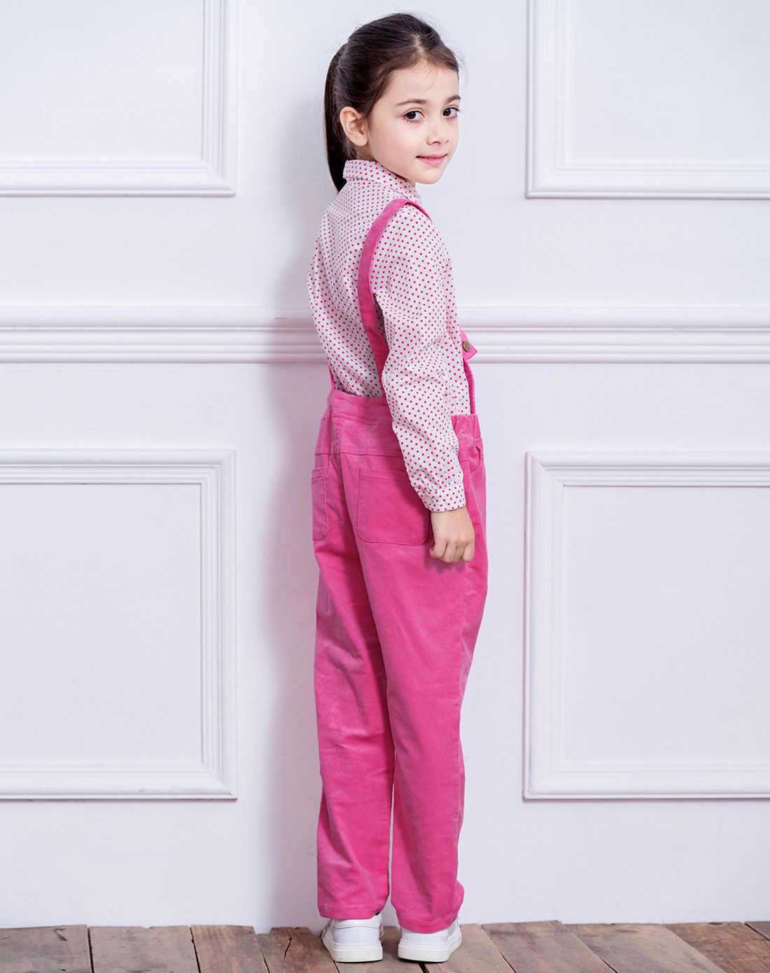 女童粉色背带裤