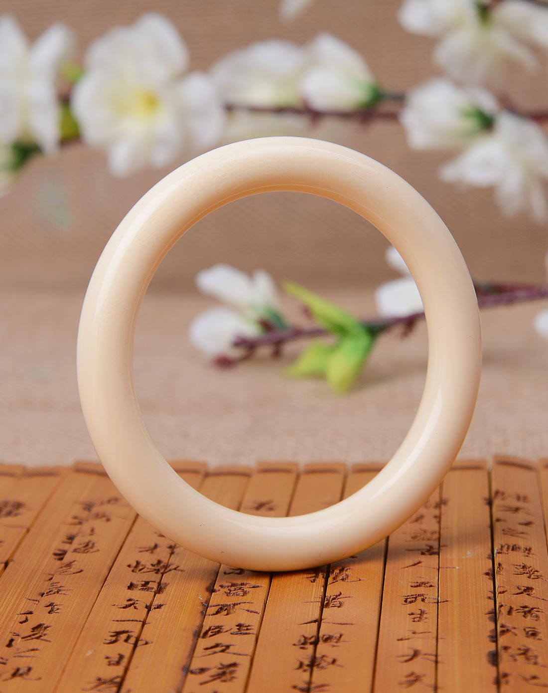 卓凡 时尚百搭仿象牙手镯