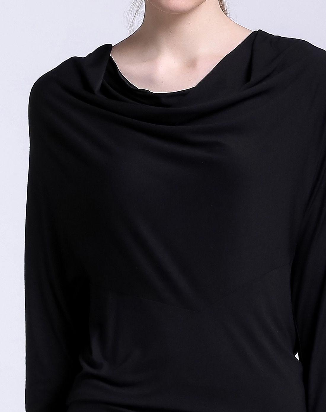 黑色罗马领气质上衣