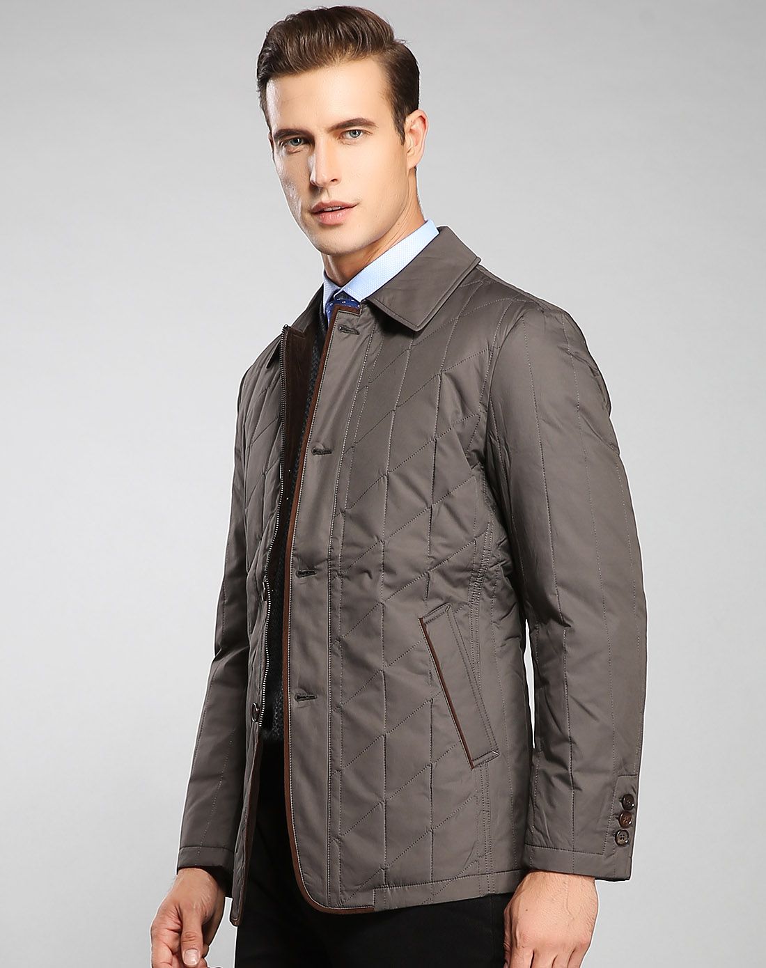 迪赛deicae男装冬季清仓专场干练帅气简约翻领纽扣拉链款羽绒服683415