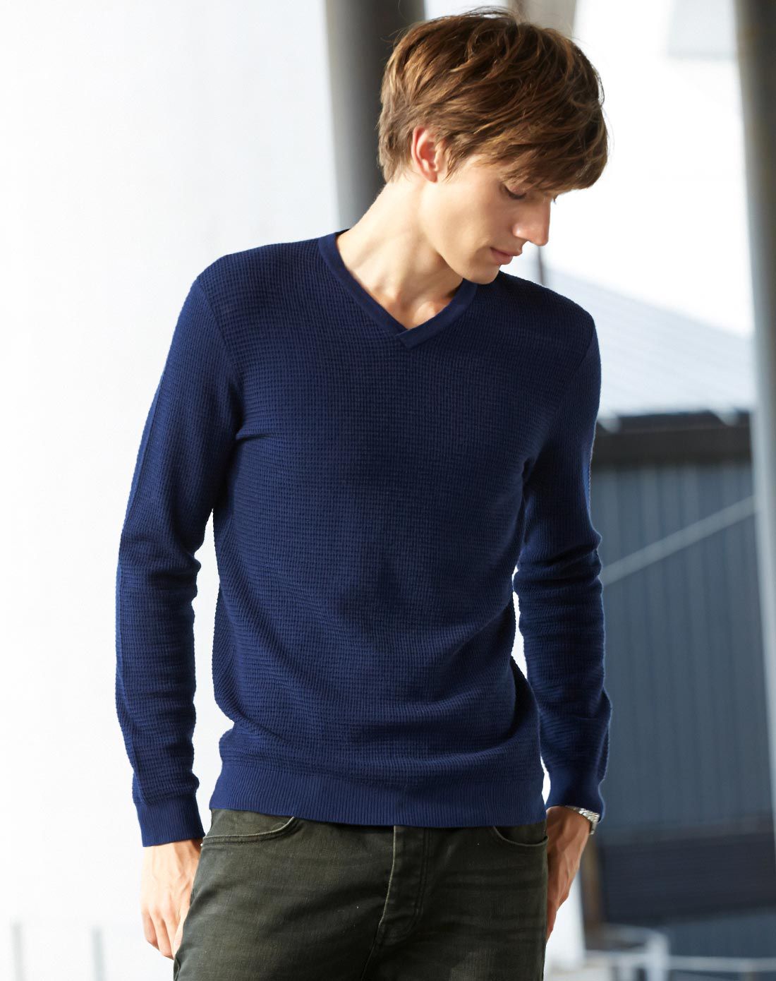 黑色雅致提花男士v领羊毛衫恤