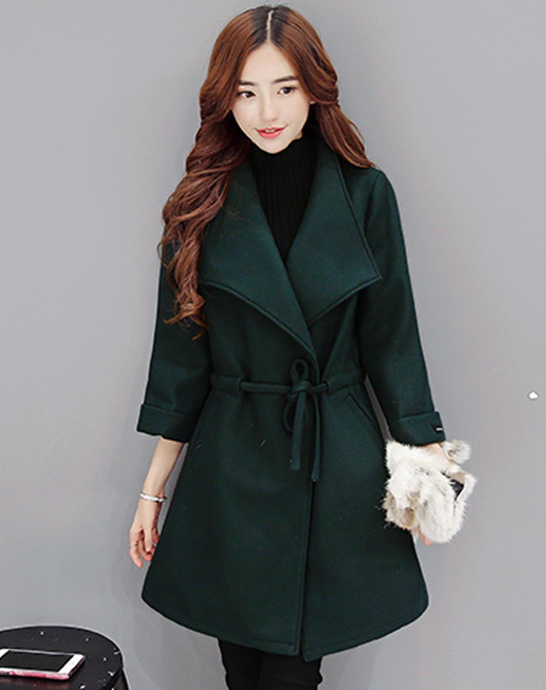 女蓝色大翻领收腰毛呢外套