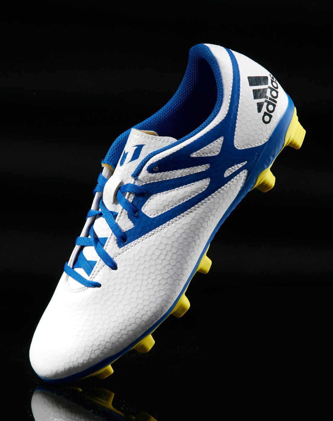 男款白色足球鞋