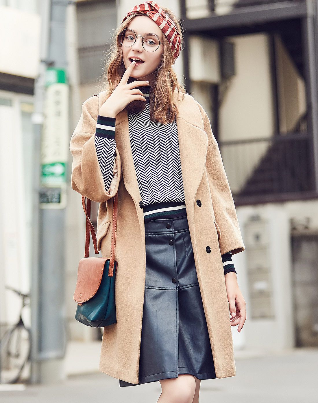 欧美风落肩袖毛呢大衣