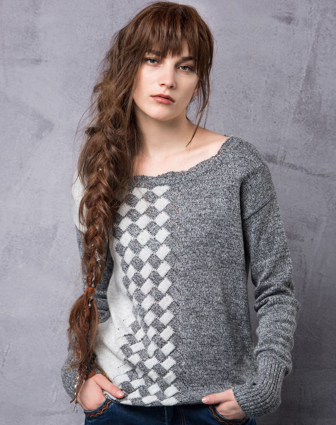 个性保暖夹色花边阴阳袖毛衣