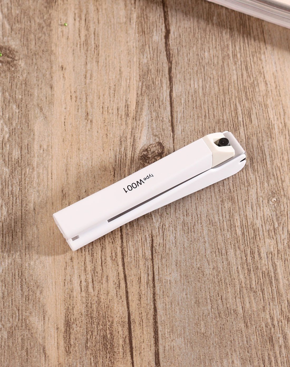 日本贝印白色防溅全钢指甲刀