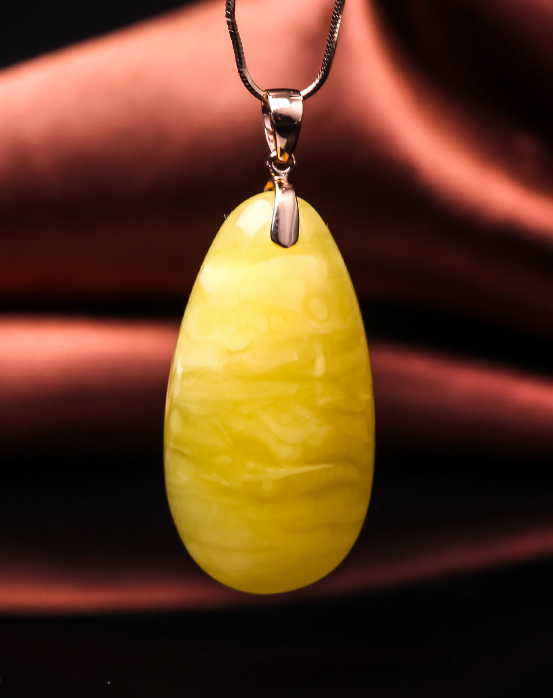 穗南18k金镶金绞蜜蜜蜡吊坠(含配链)