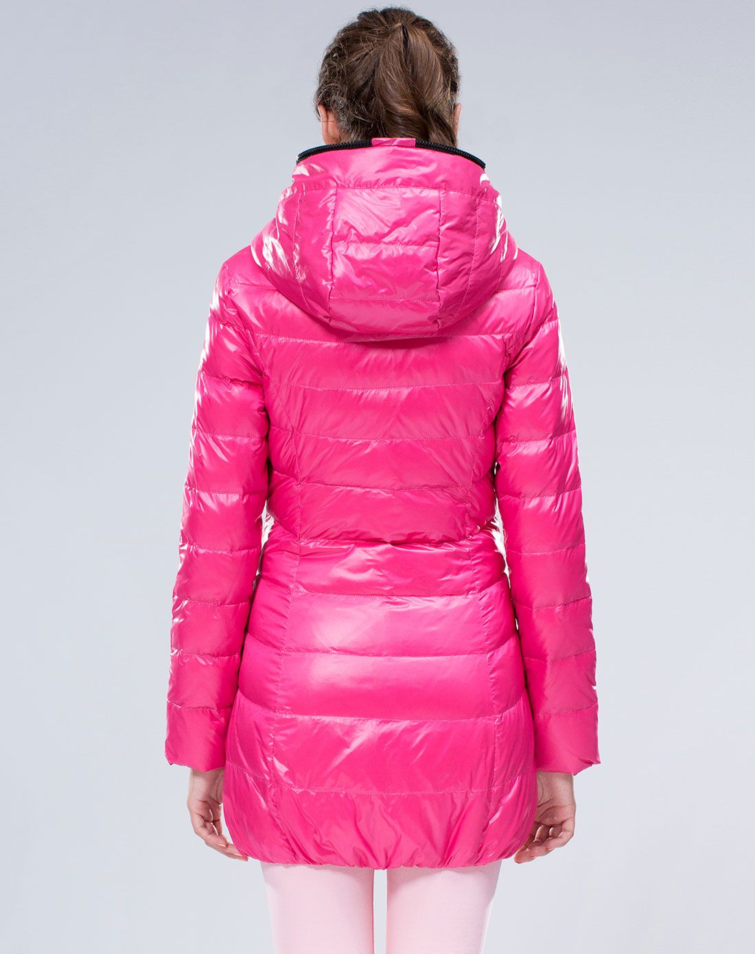 女款浅玫红色修身连帽中长款羽绒服