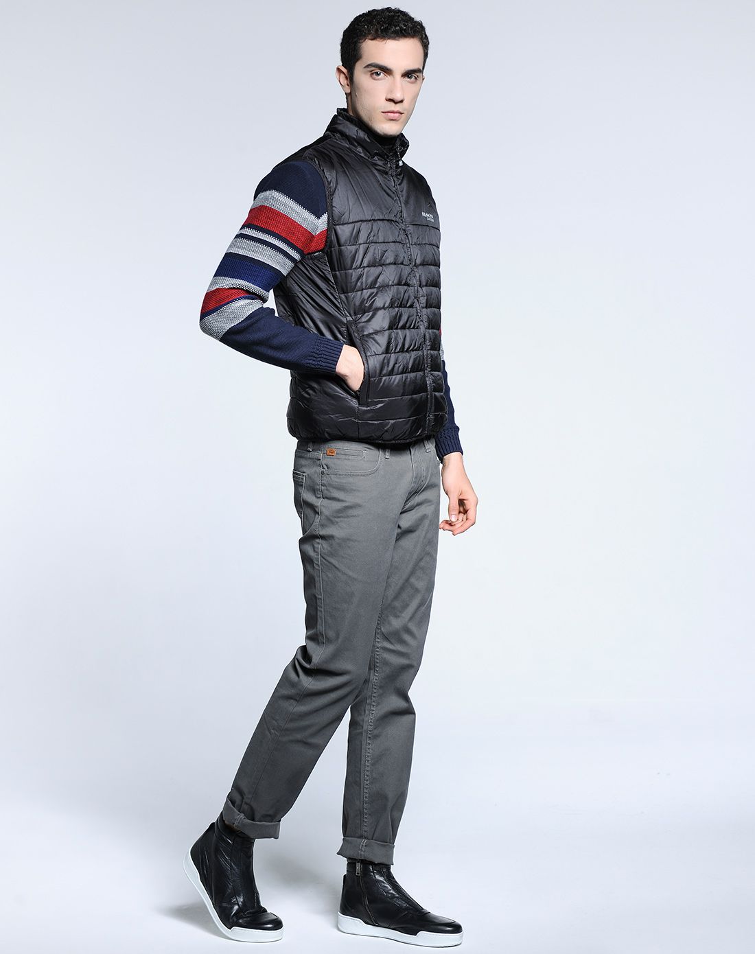 丹麦wagner旗下集合品牌男装专场 黑色时尚厚款柔软保暖背心