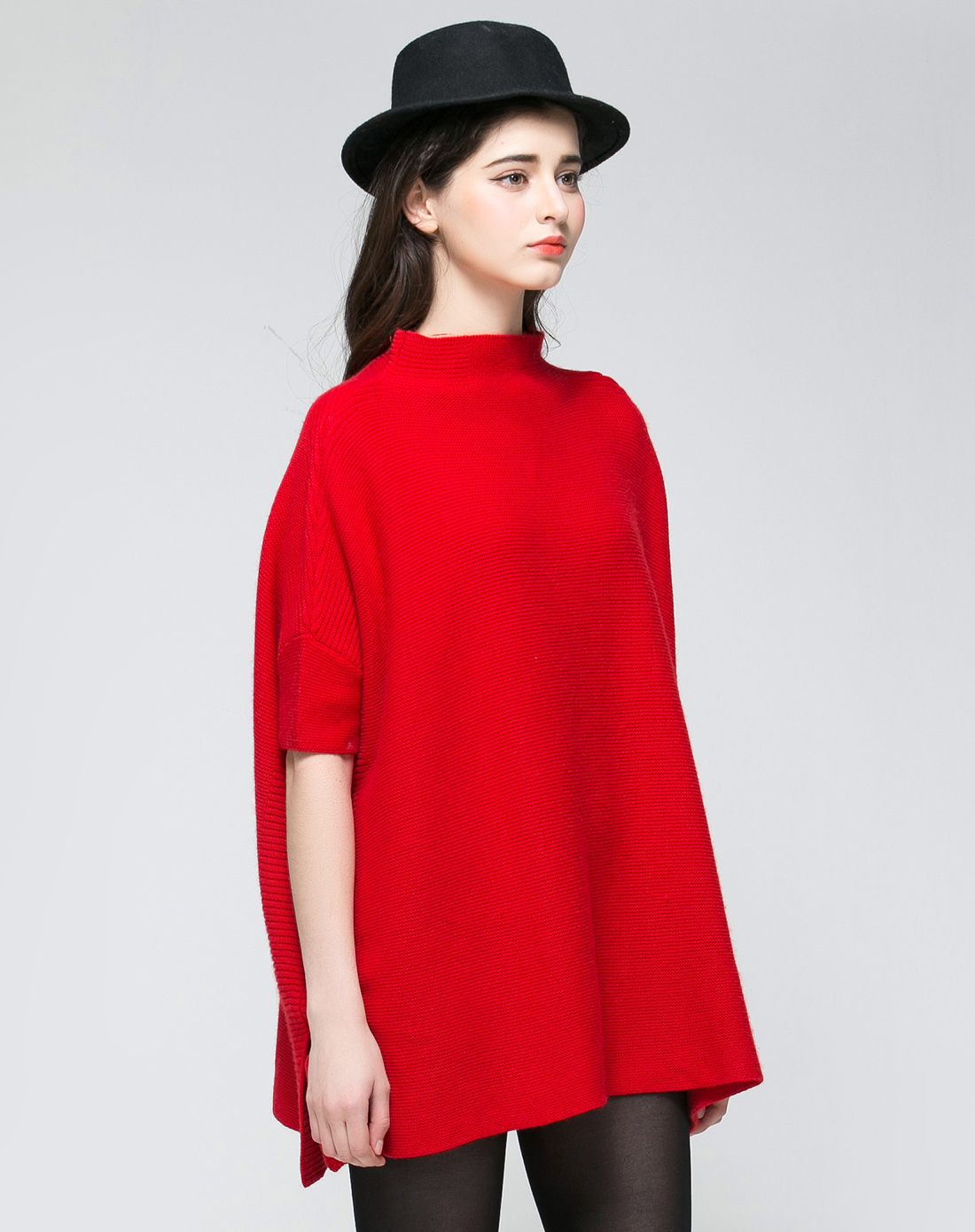 女款红色宽松款时装半袖羊绒套衫