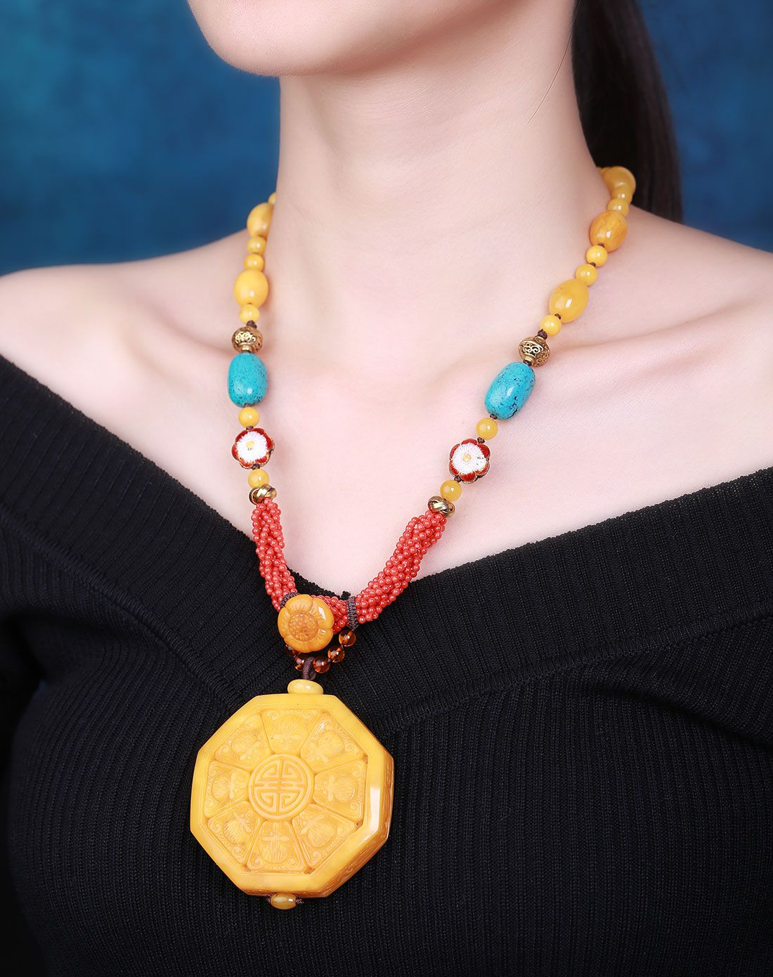 昊天 收藏款古董挂牌蜜蜡项链附证书