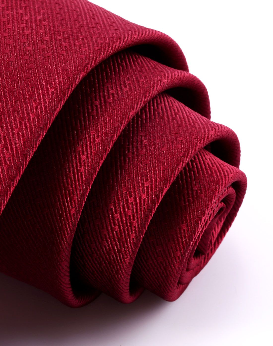 红色色泽鲜亮细腻质感色织领带