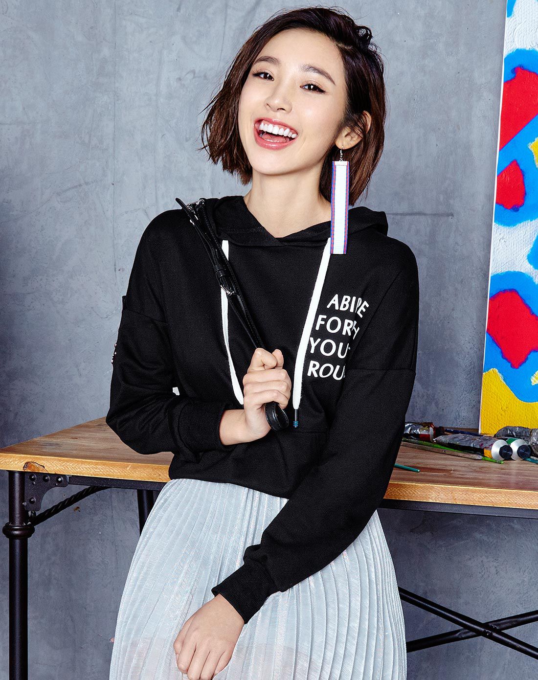 【唐艺昕明星同款】白色连帽长袖卫衣