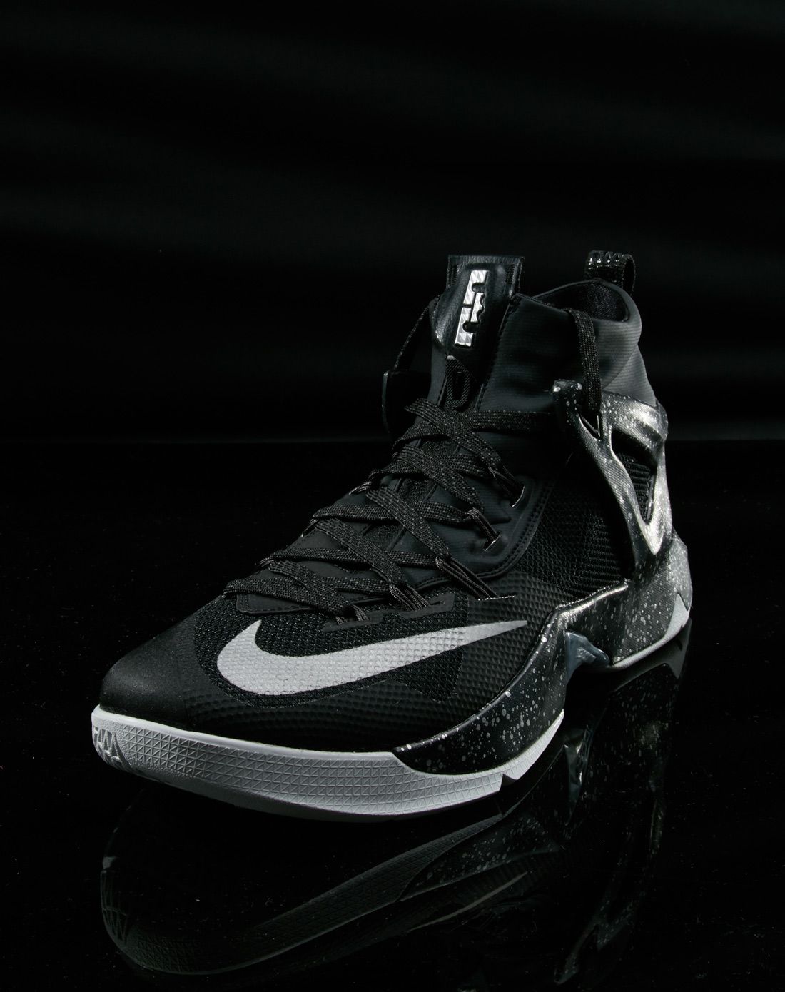 耐克nike 男款黑色篮球鞋 篮球系列