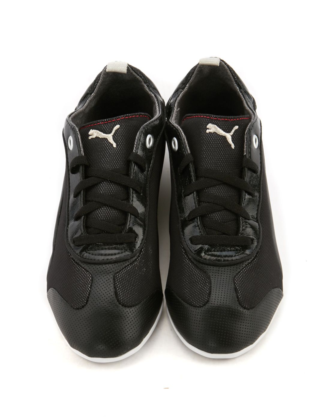 女款黑色运动鞋