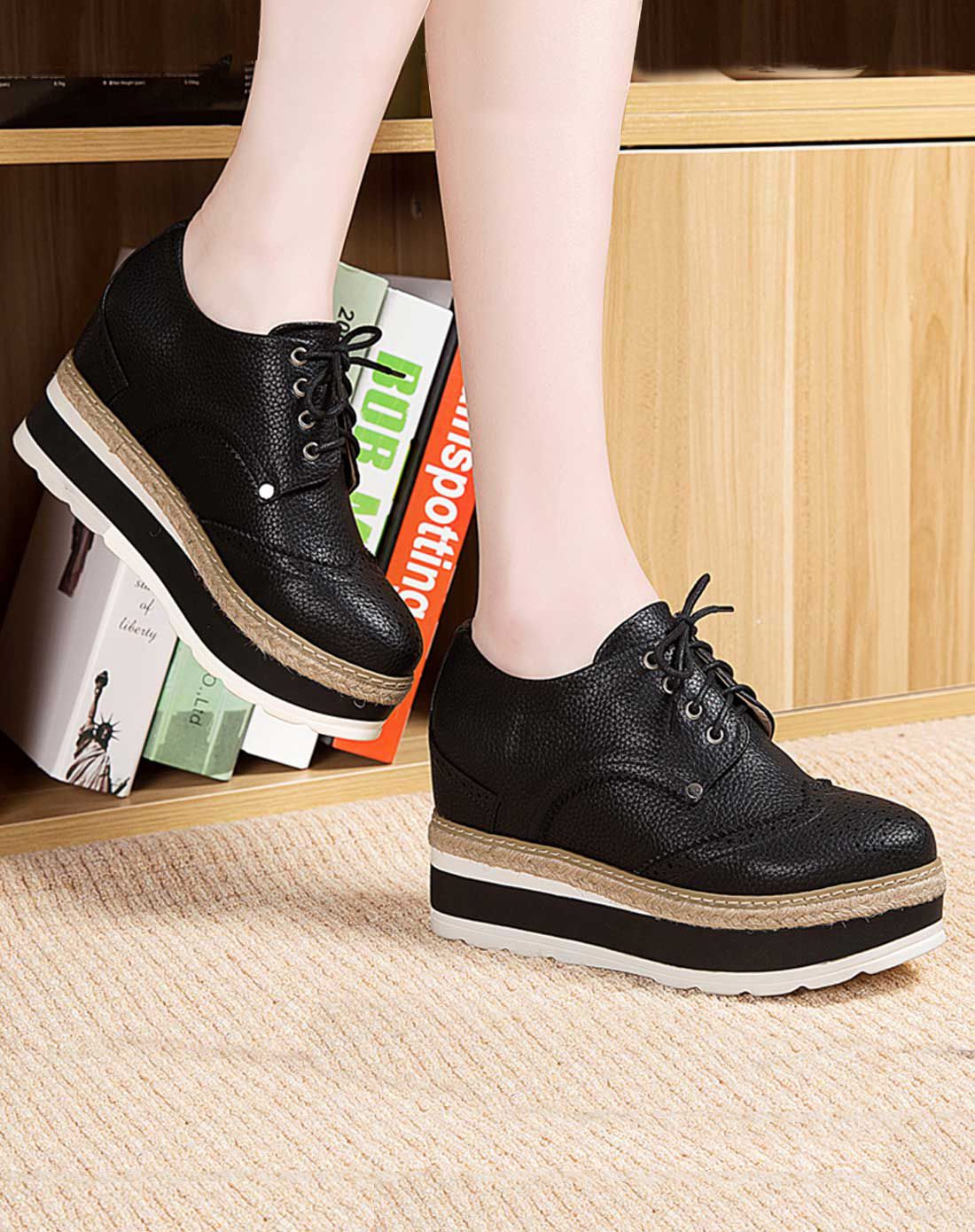 莱卡金顿松糕厚底平跟布洛克休闲女鞋