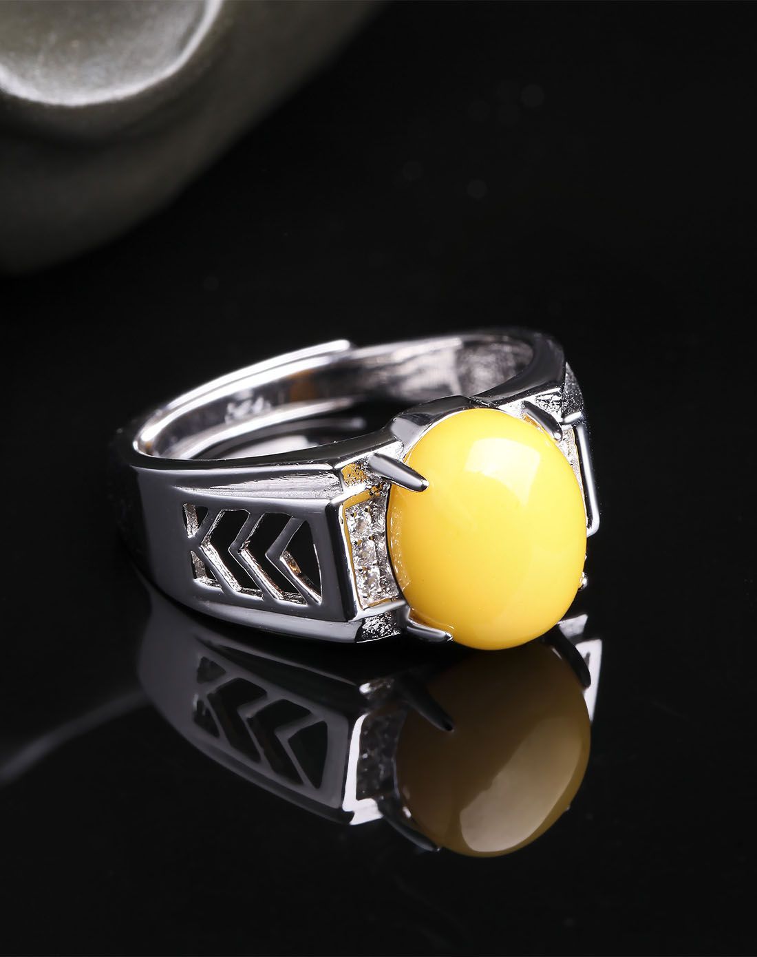 mary windsor mary windsor 银镶蜜蜡蛋面男戒-绅士附证书