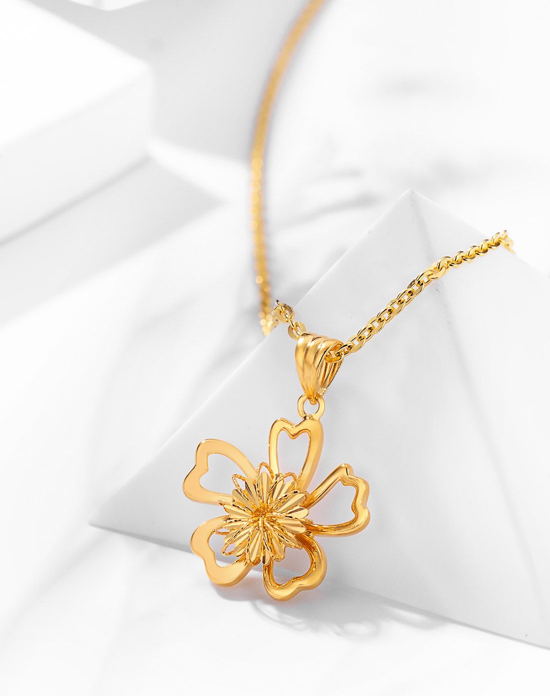 萃华18k金挂坠灿金寒梅吊坠