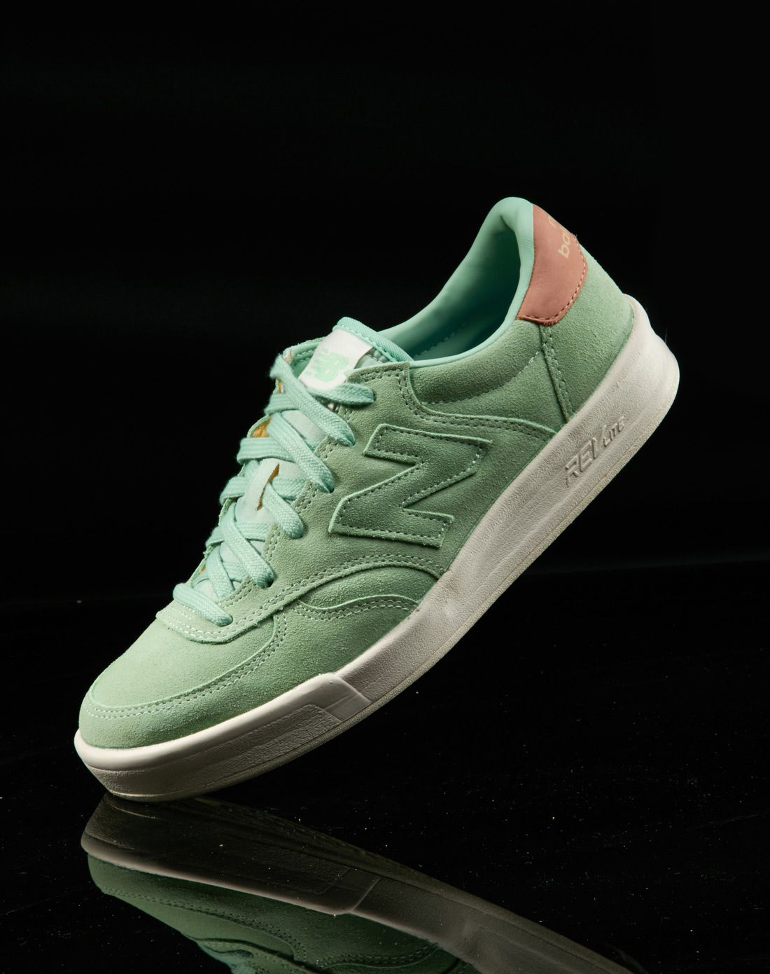 new balance潮流运动鞋专场300系列 中性款桃红色运动鞋crt300pp_唯品