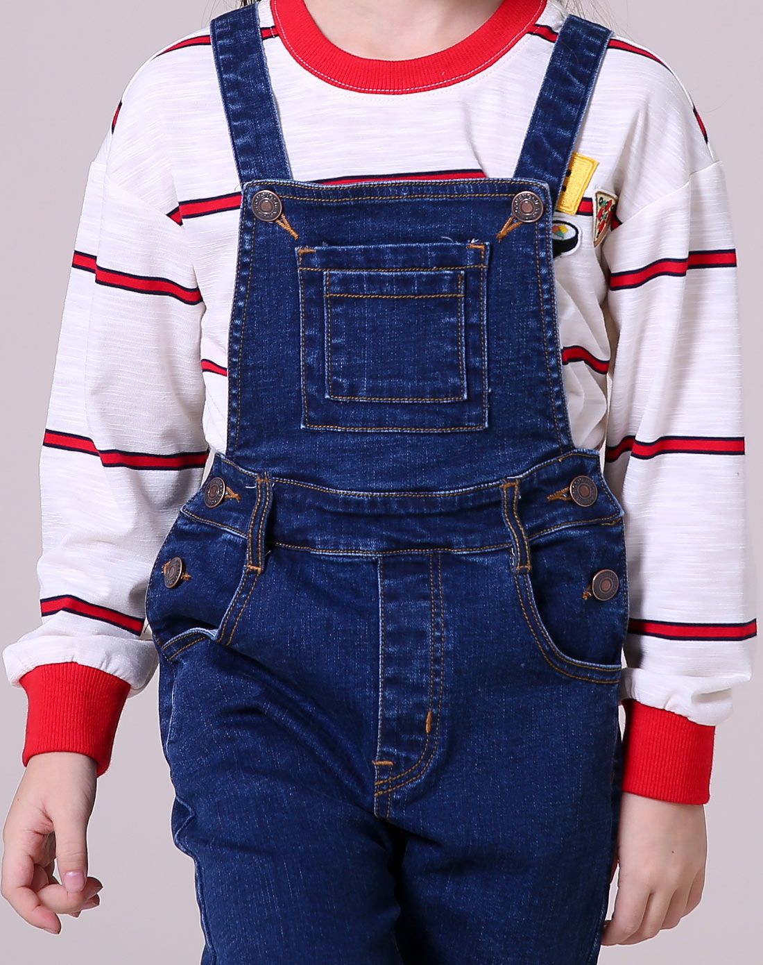 女童蓝色背带裤